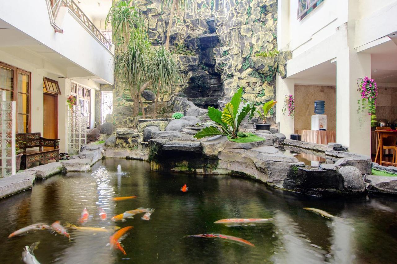 Oyo 1683 Hotel Musafira Syariah Джок'якарта Екстер'єр фото