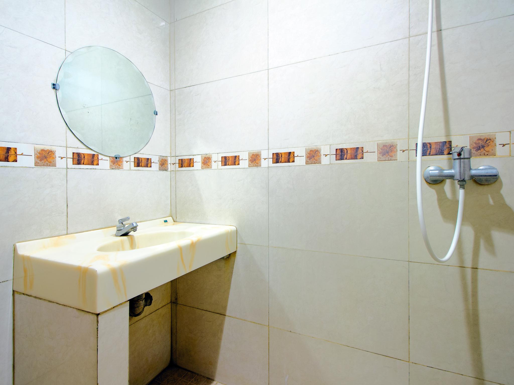 Oyo 1683 Hotel Musafira Syariah Джок'якарта Екстер'єр фото