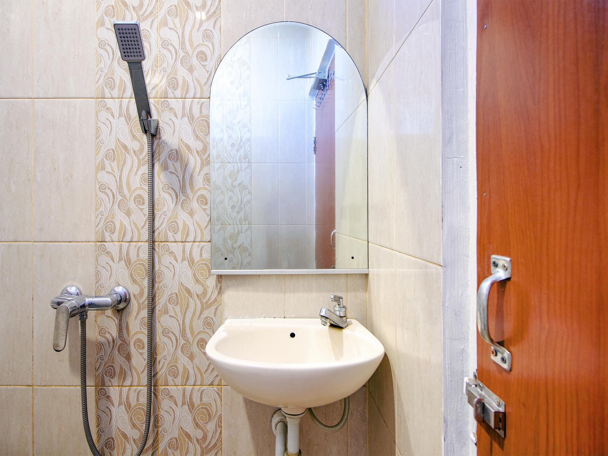 Oyo 1683 Hotel Musafira Syariah Джок'якарта Екстер'єр фото