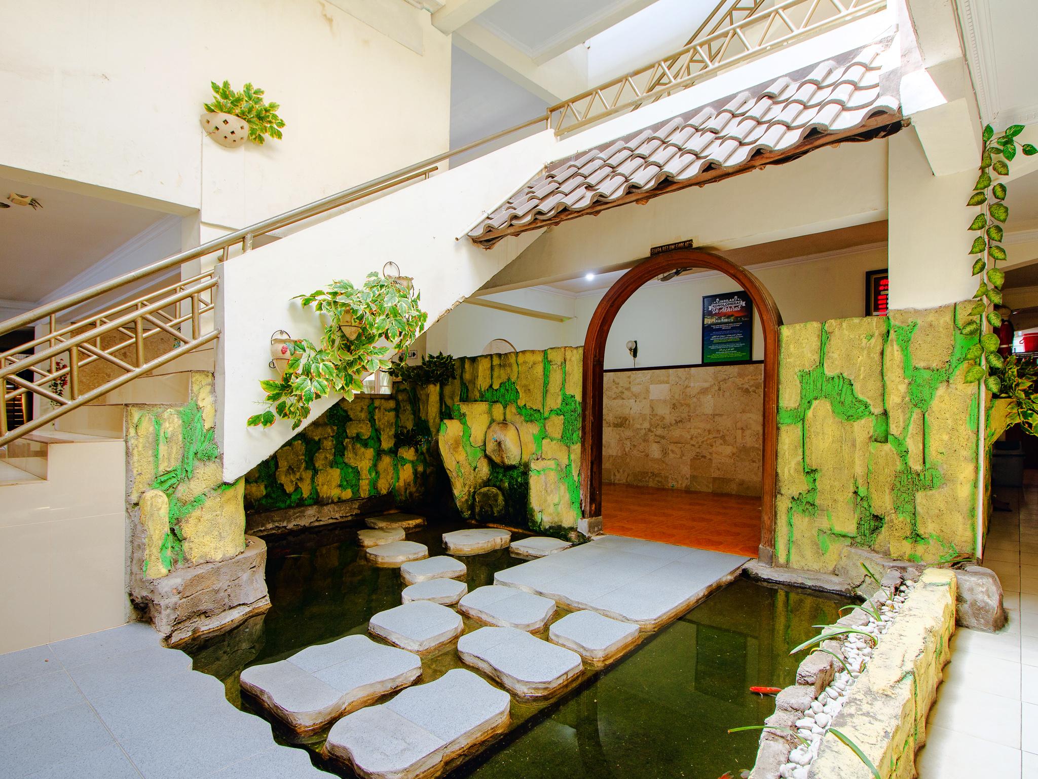 Oyo 1683 Hotel Musafira Syariah Джок'якарта Екстер'єр фото