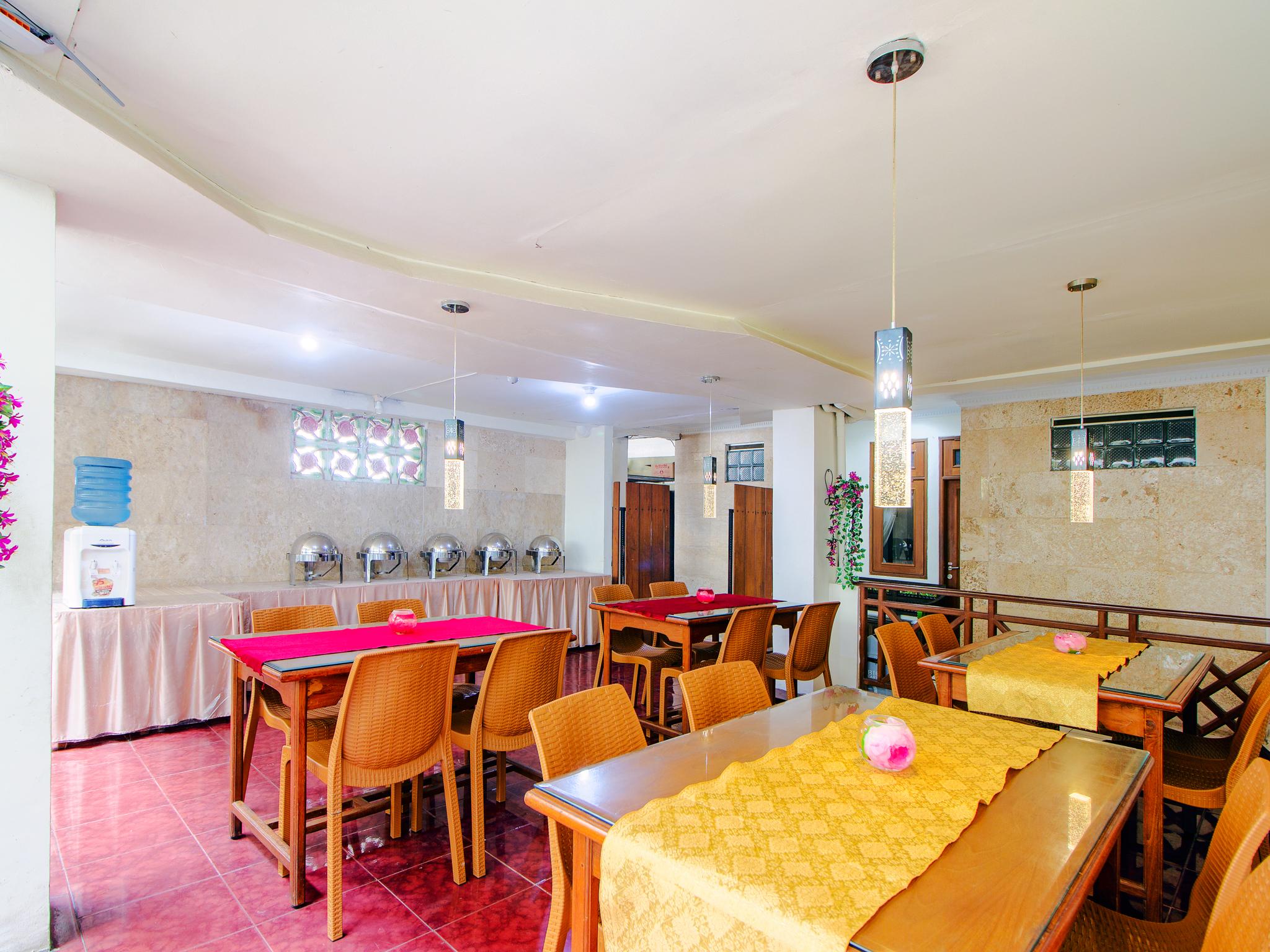 Oyo 1683 Hotel Musafira Syariah Джок'якарта Екстер'єр фото