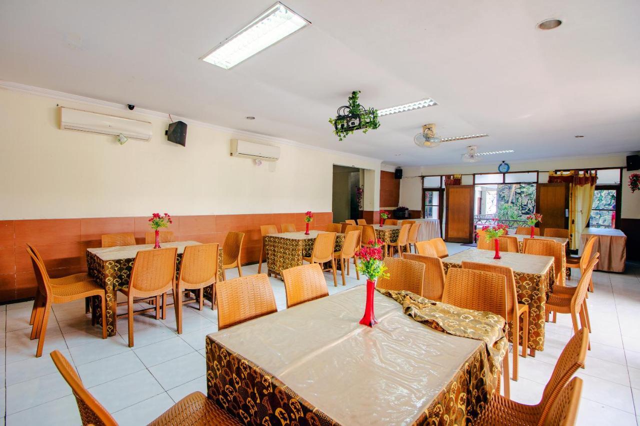 Oyo 1683 Hotel Musafira Syariah Джок'якарта Екстер'єр фото